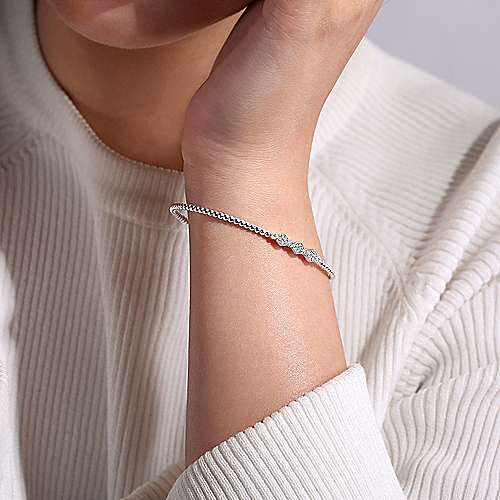 14K White Gold Fashion Bangle